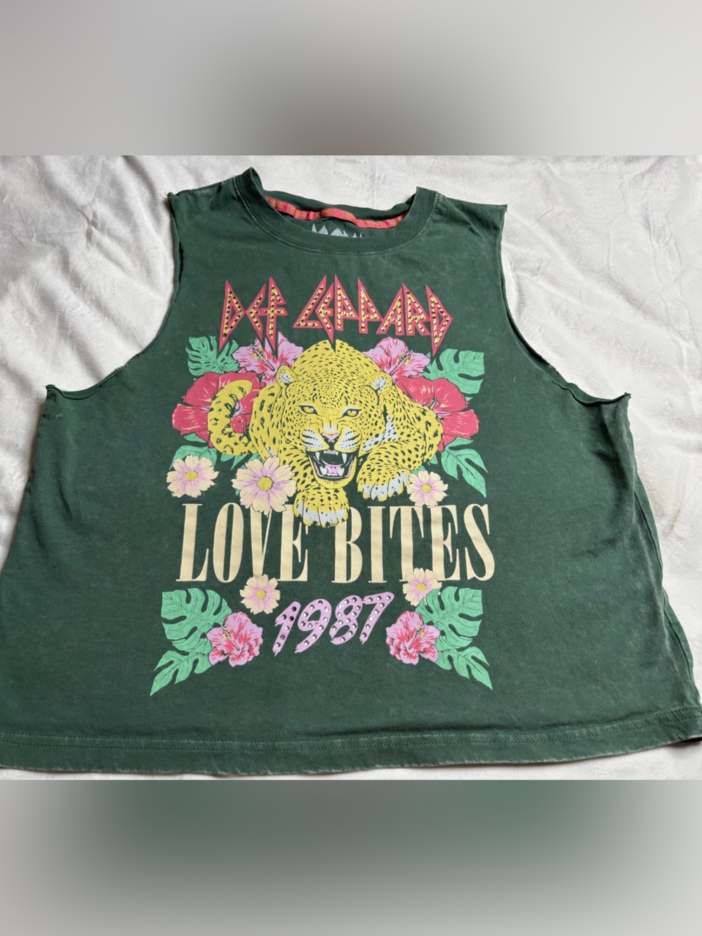 Def Leppard 'Love Bites' Green Graphic Tank Top
